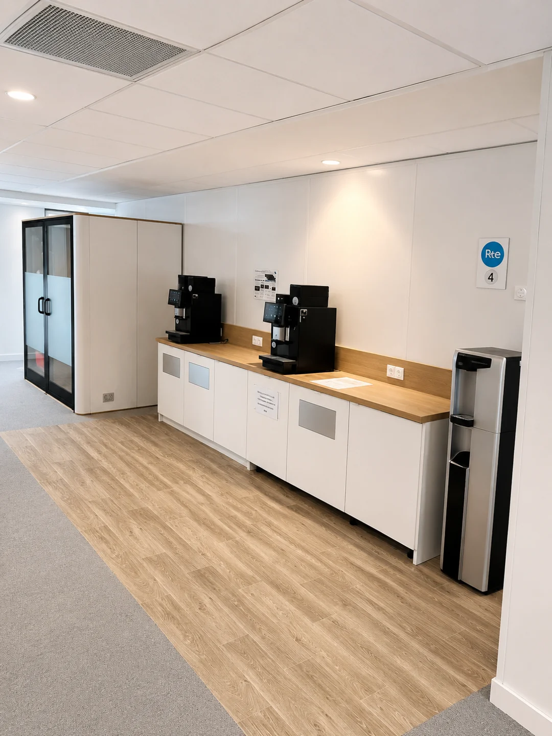 Vue du point de convivialité RTE et du coin café